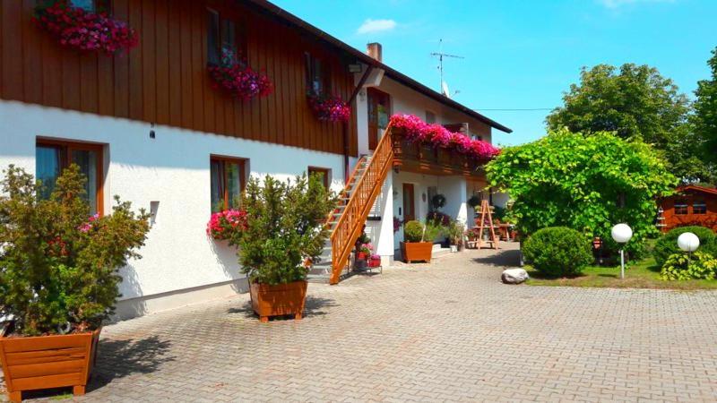 Pension Zum Krug, Messe Muenchen Hergolding ภายนอก รูปภาพ