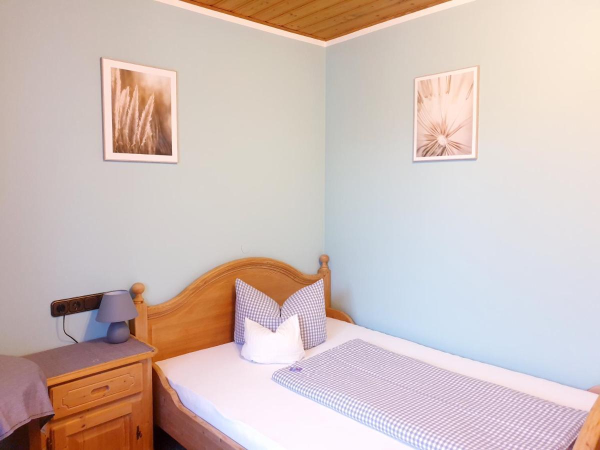 Pension Zum Krug, Messe Muenchen Hergolding ภายนอก รูปภาพ