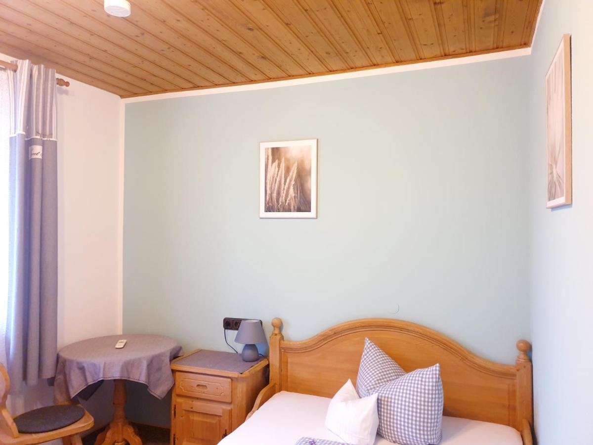 Pension Zum Krug, Messe Muenchen Hergolding ภายนอก รูปภาพ