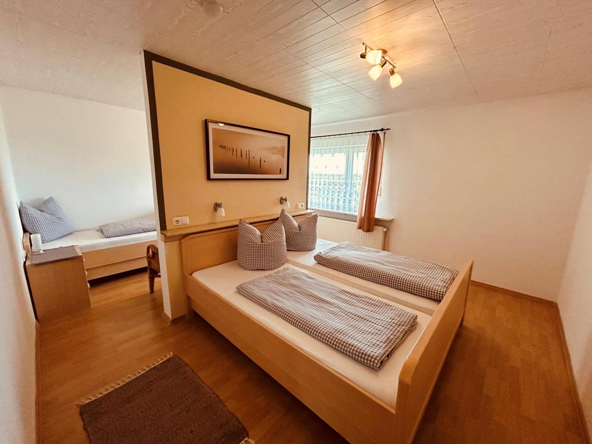 Pension Zum Krug, Messe Muenchen Hergolding ห้อง รูปภาพ